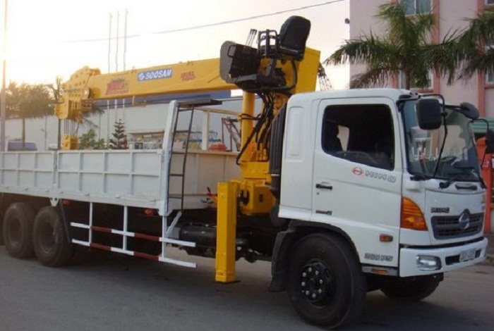 Cẩu tự hành soosan 7 tấn - Model SCS 747