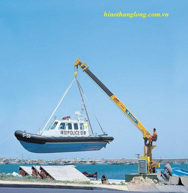 Cẩu tự hành 6 tấn Soosan _ Model  SCS 735