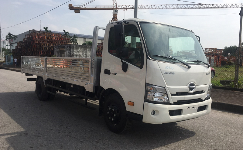 Xe hino 5 tấn thùng lửng - XZU730