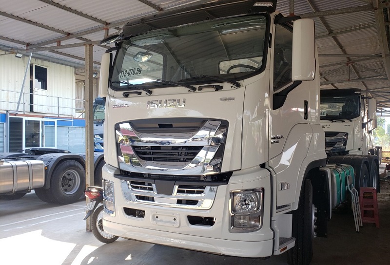 đầu kéo Isuzu giga 2 cầu