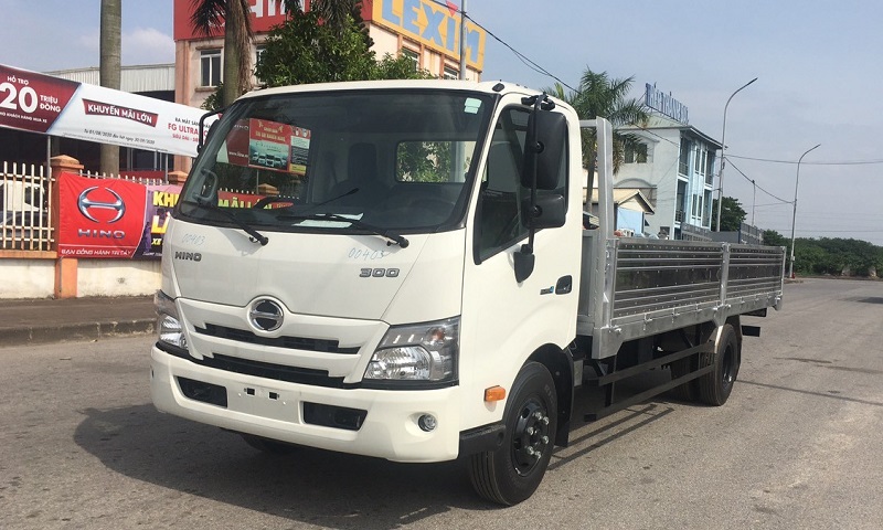 XE HINO 300 5 TẤN THÙNG LỬNG