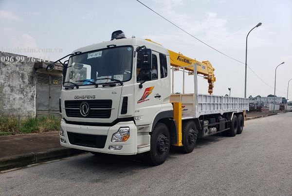 xe cẩu tự hành 12 tấn Dongfeng 