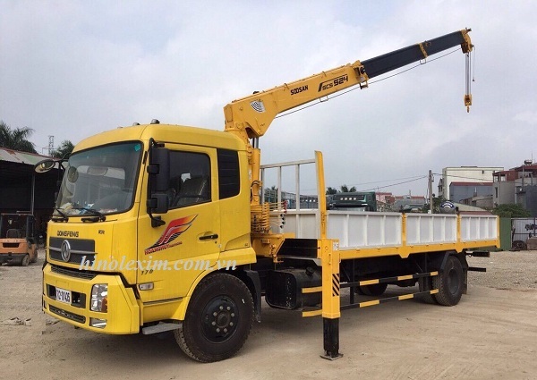 Xe tải cẩu 5 tấn Dongfeng B180