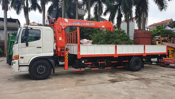 Xe tải  cẩu 5 tấn 6 khúc thùng siêu dài 7,8m