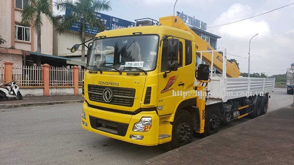 Xe cẩu tự hành 15 tấn Dongfeng