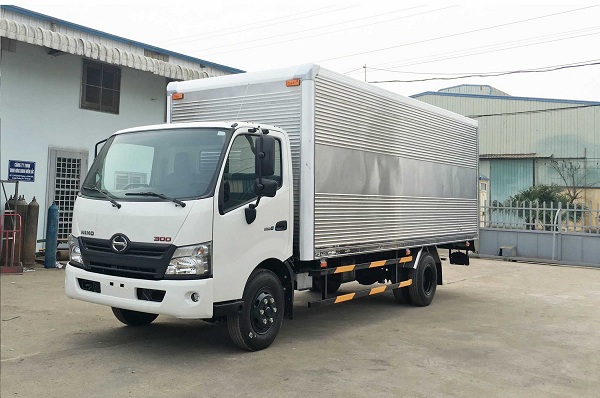 xe tải 5 tấn thùng kín -Hino xzu730