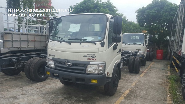 Xe hino 3,5 tấn thùng 4,4m - Dutro XZU342L- 130 MD Euro 4