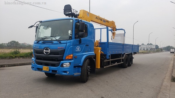XE HINO GẮN CẨU 8 TẤN SOOSAN CÓ RỔ NÂNG NGƯỜI